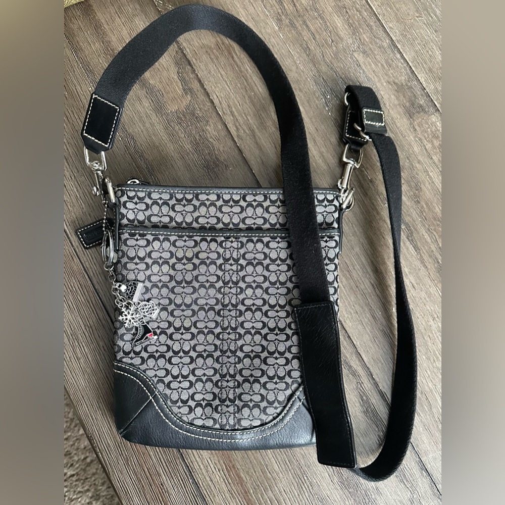 Authentic coach crossbody purse